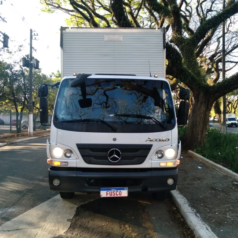 Caminhão Mercedes Benz Accelo 1017 Ano 2023 Baú plataforma
