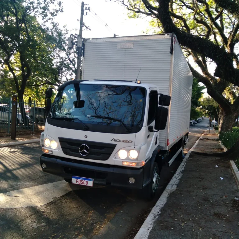 Caminhão Mercedes Benz Accelo 1017 Ano 2023 Baú plataforma