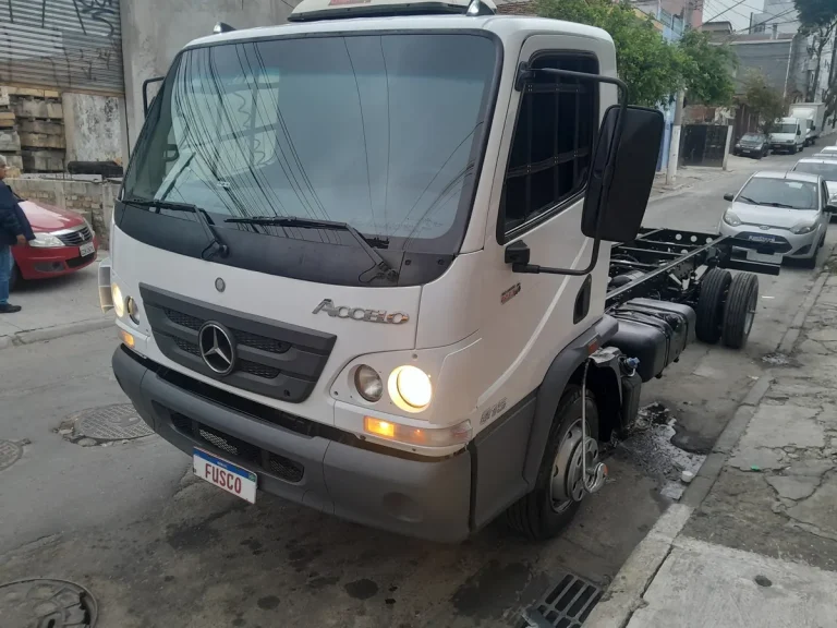 Caminhão Mb Accelo 815 2018 Chassi