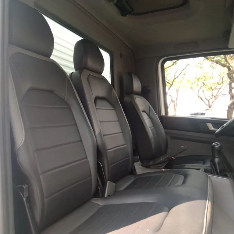 Caminhão Volkswagen Delivery Express 2023 Baú