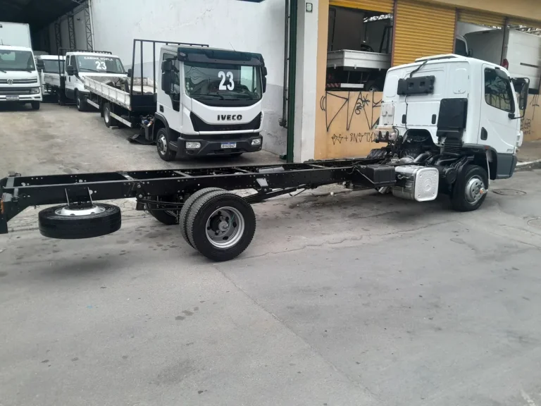 Caminhão Mb Accelo 815 2018 Chassi