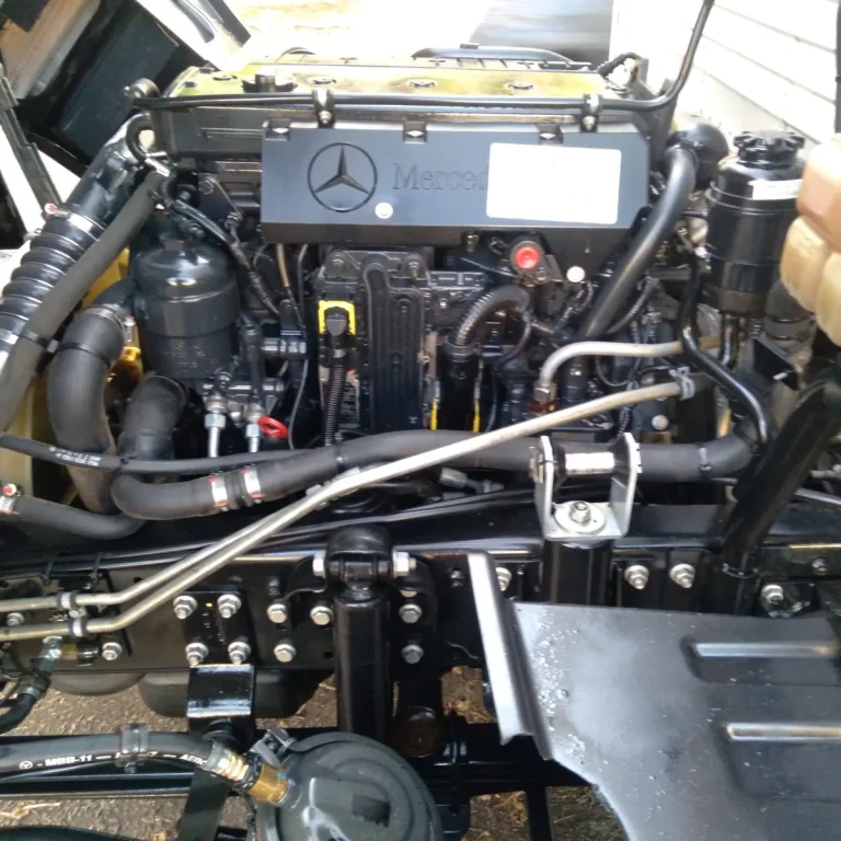 Caminhão Mercedes Benz Accelo 1017 Ano 2023 Baú plataforma