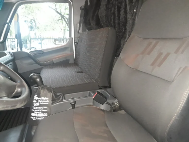 Caminhão Mercedes Benz Accelo 815 2022 Baú