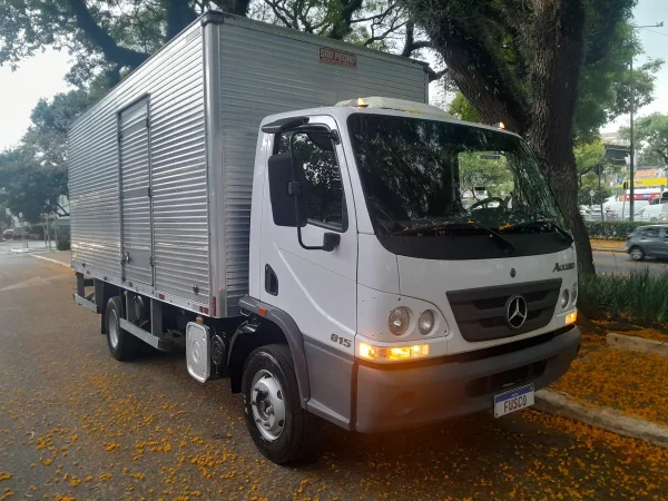 Caminhão Mercedes Benz Accelo 815 2022 Baú