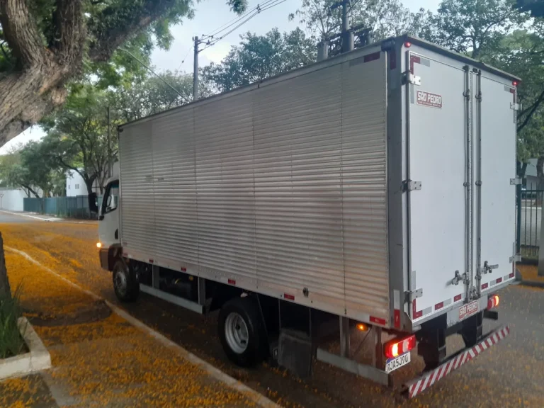 Caminhão Mercedes Benz Accelo 815 2022 Baú