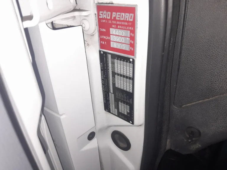 Caminhão Mercedes Benz Accelo 815 2022 Baú