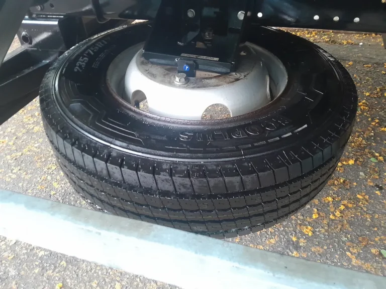 Caminhão Mercedes Benz Accelo 815 2022 Baú