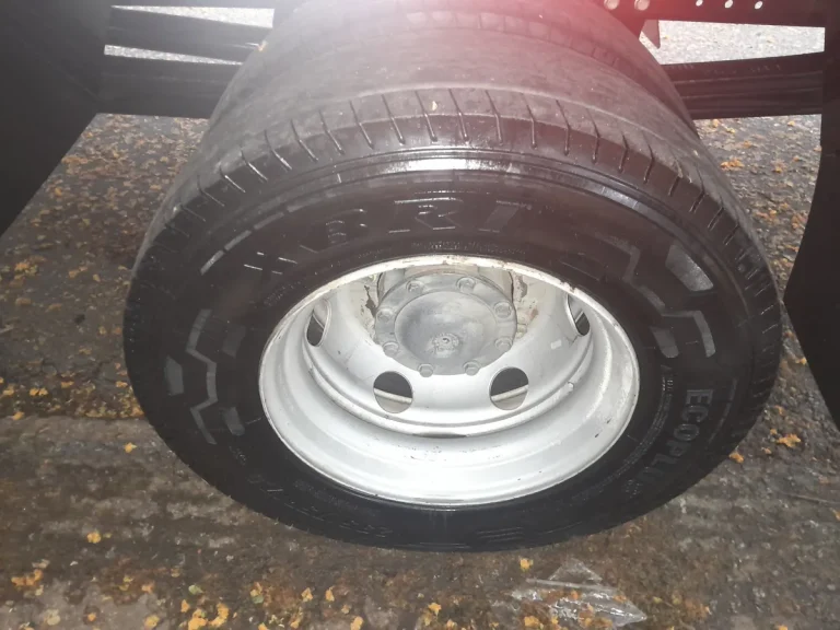 Caminhão Mercedes Benz Accelo 815 2022 Baú