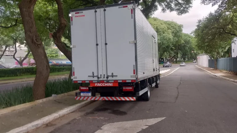 Caminhão Volkswagen 9180 Delivery 2024 Baú Completo