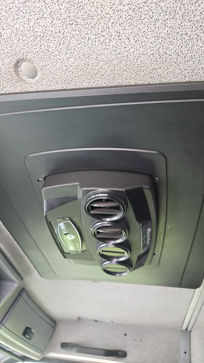 Caminhão Mb Axor 1933 2018