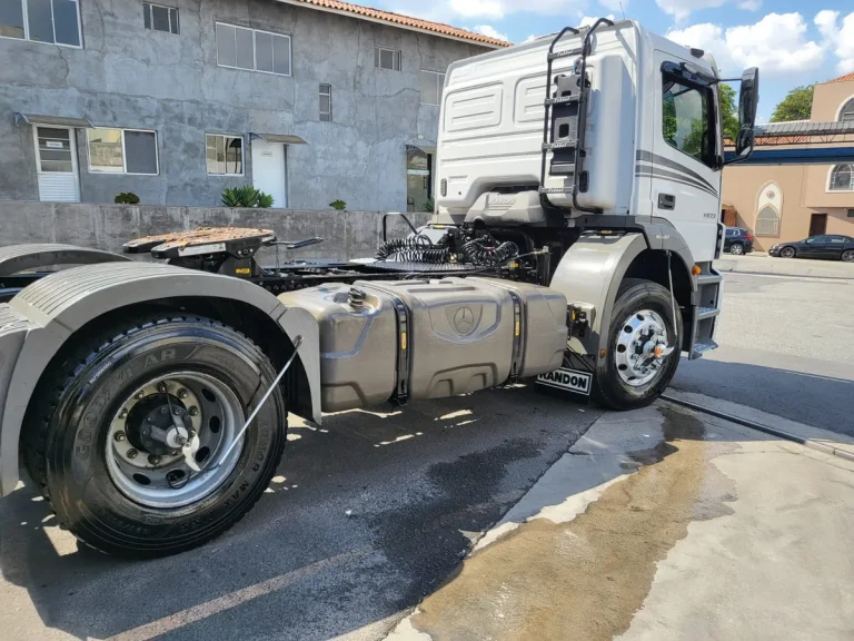 Caminhão Mb Axor 1933 2018