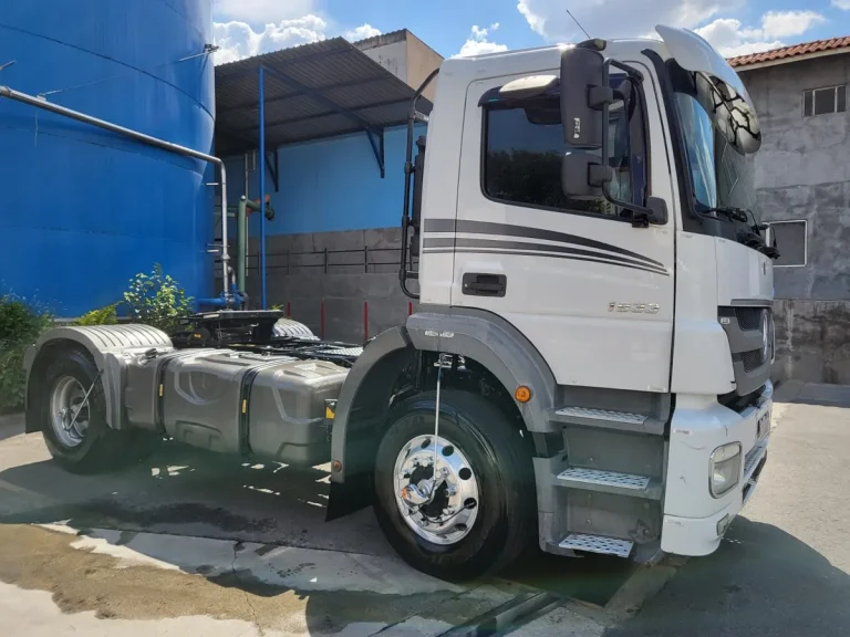 Caminhão Mb Axor 1933 2018