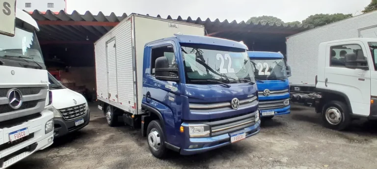 Caminhão Volkswagen Delivery Express 2022 Baú Azul Metálica Prime