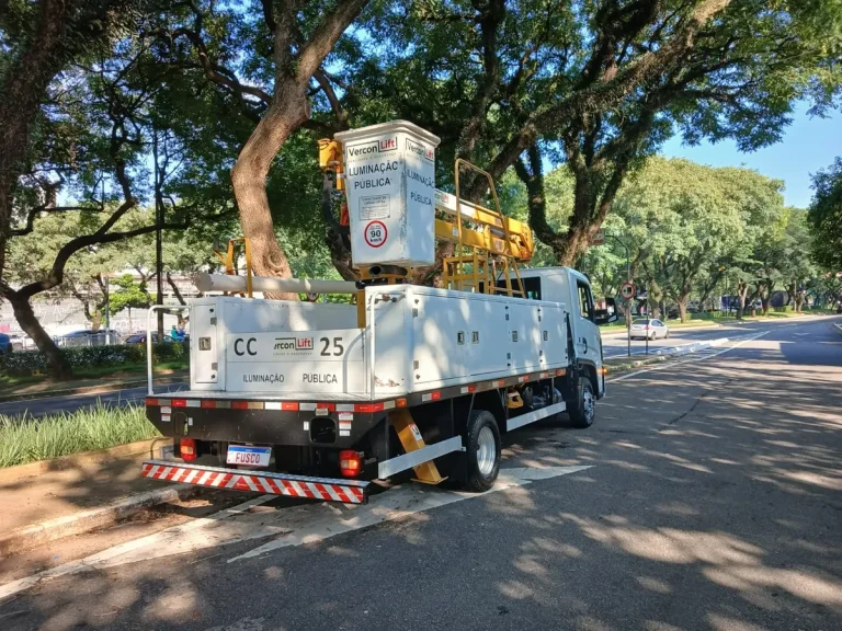 Caminhão Volkswagen Delivery 6170 2023 Com Cesto Aéreo