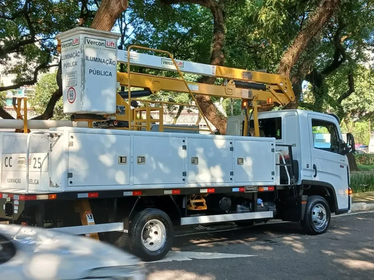 Caminhão Volkswagen Delivery 6170 2023 Com Cesto Aéreo