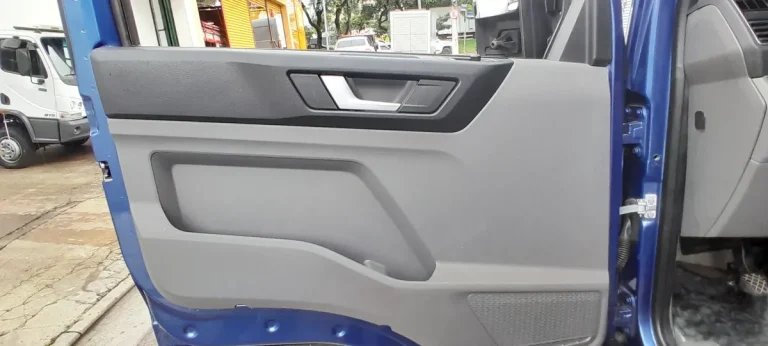 Caminhão Volkswagen Delivery Express 2022 Baú Azul Metálica Prime