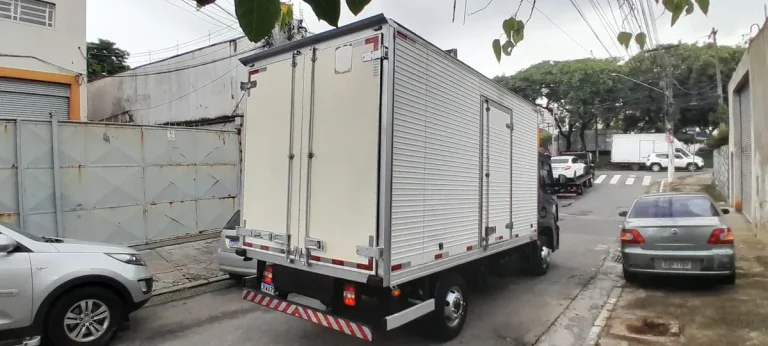 Caminhão Volkswagen Delivery Express 2022 Baú Azul Metálica Prime