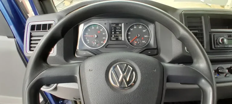 Caminhão Volkswagen Delivery Express 2022 Baú Azul Metálica Prime