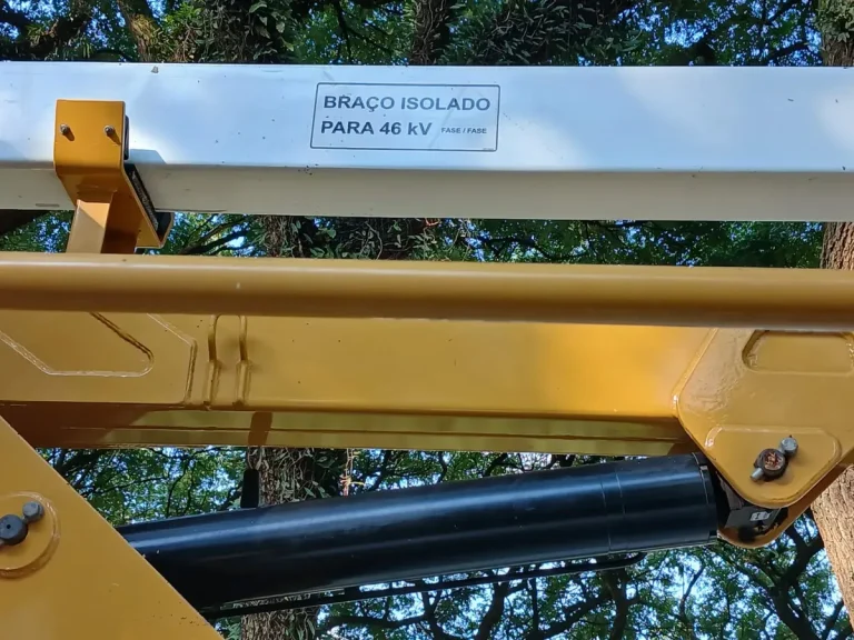 Caminhão Volkswagen Delivery 6170 2023 Com Cesto Aéreo