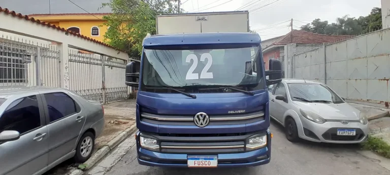 Caminhão Volkswagen Delivery Express 2022 Baú Azul Metálica Prime