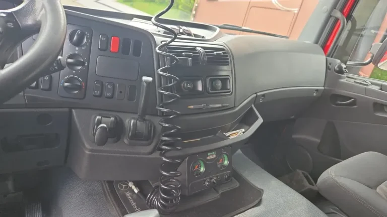 Mercedes-benz Axor 1933 2018 Leito