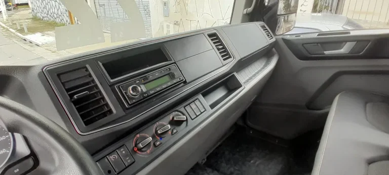 Caminhão Volkswagen Delivery Express 2022 Baú Azul Metálica Prime