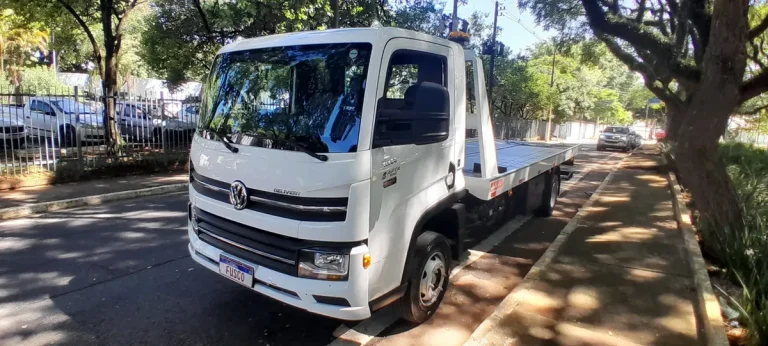 Caminhão Volkswagen 11180 Delivery 2023 Plataforma Guincho