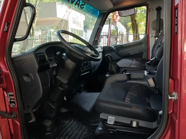 Caminhão Mercedes-benz Accelo 815 2023 Baú