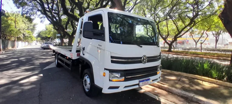 Caminhão Volkswagen 11180 Delivery 2023 Plataforma Guincho
