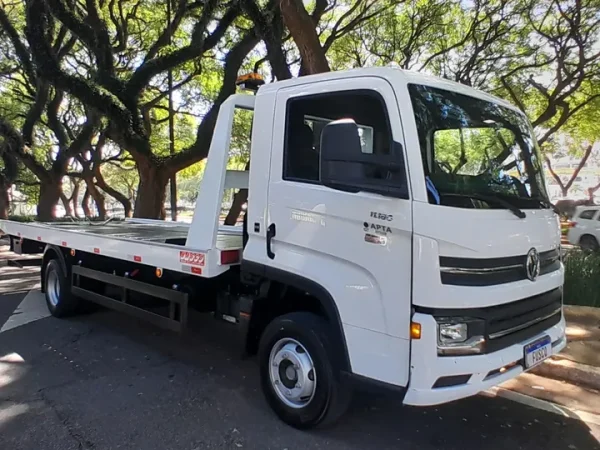 Caminhão Volkswagen 11180 Delivery 2023 Plataforma Guincho
