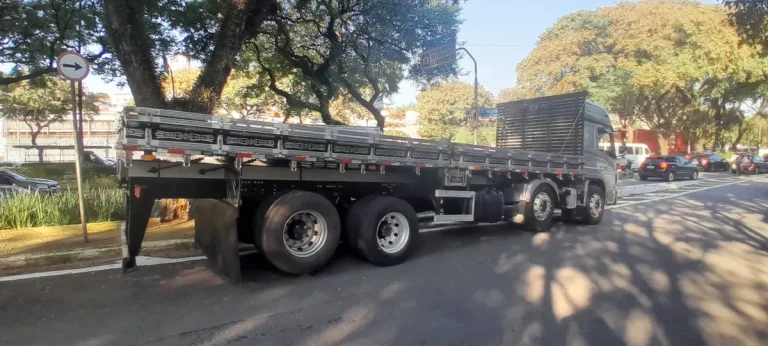 Caminhão Mercedes-Benz Atego 3030 2018 Leito