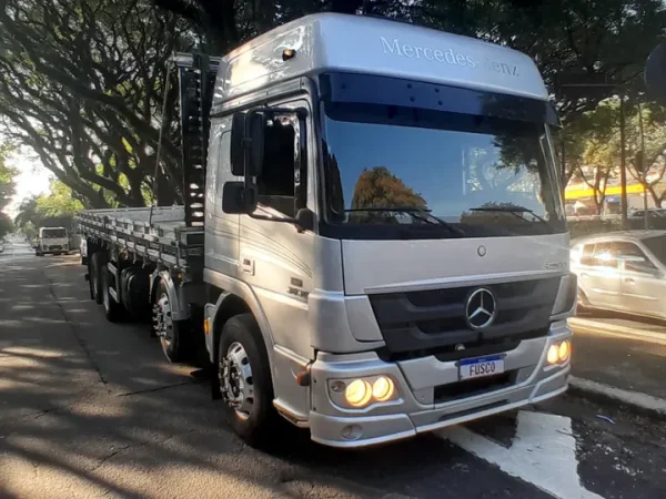 Caminhão Mercedes-Benz Atego 3030 2018 Leito