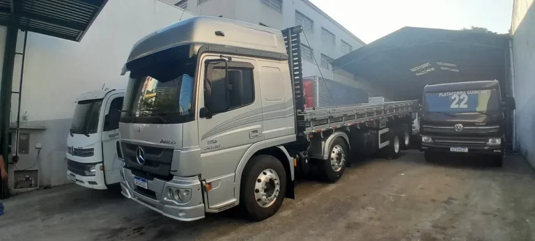 Caminhão Mercedes-Benz Atego 3030 2018 Leito