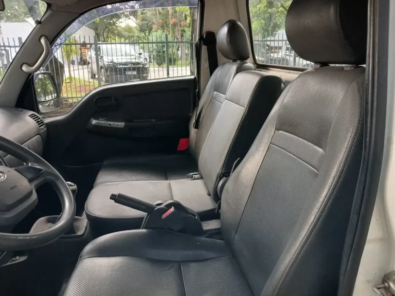Caminhão Kia Bongo 2.5 Std 4×2 Rs Turbo S/ Carroceria 2p