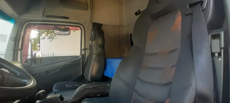 Caminhão Mercedes-Benz Atego 3030 2018 Leito