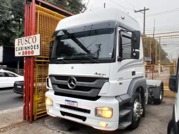 Caminhão Mercedes-Benz 1933 Axor 2016 Teto Alto Leito