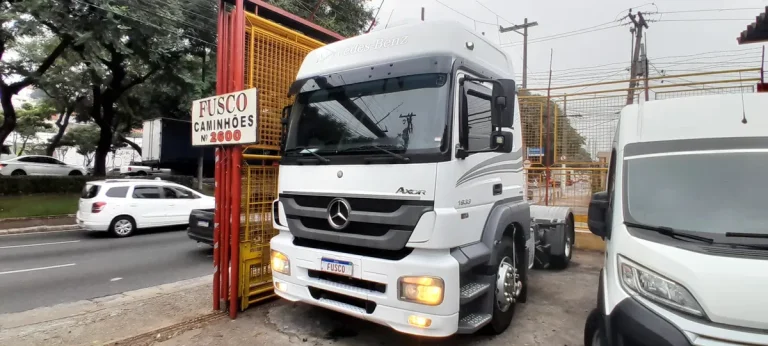 Caminhão Mercedes-Benz 1933 Axor 2016 Teto Alto Leito