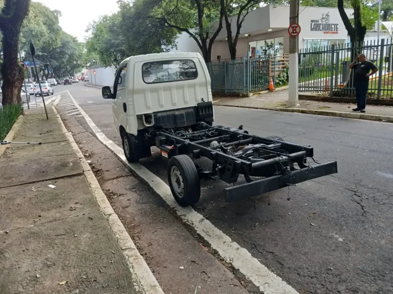 Caminhão Kia Bongo 2.5 Std 4×2 Rs Turbo S/ Carroceria 2p