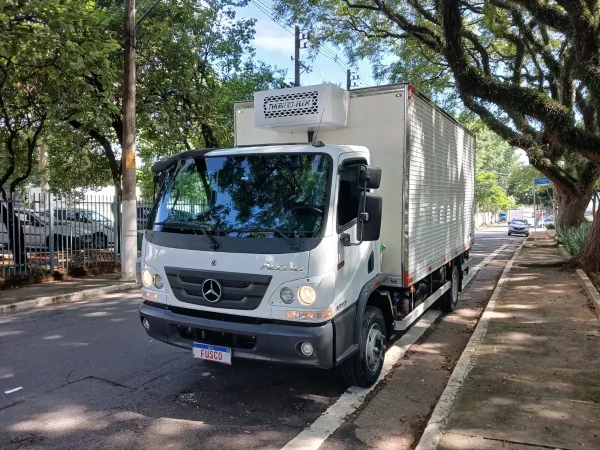 Caminhão Mercedes-Benz Accelo 1017 2024 Baú Refrigerado