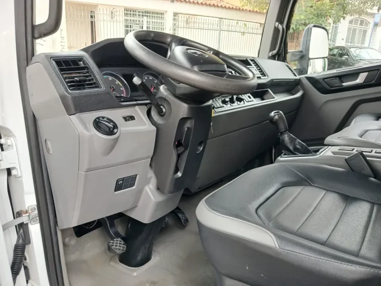 Caminhão Volkswagen 9.180 Delivery 2023 Cabine Auxiliar Carroceria Completo