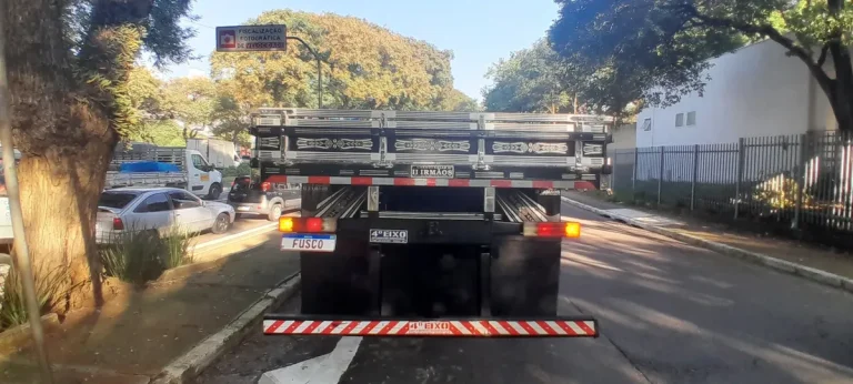 Caminhão Mercedes-Benz Atego 3030 2018 Leito