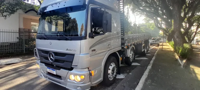 Caminhão Mercedes-Benz Atego 3030 2018 Leito