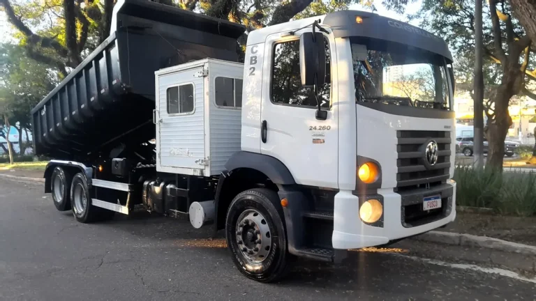 Caminhão Volkswagen 24260 Constellation Robust 2023