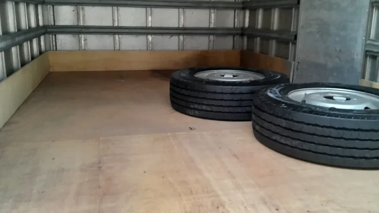 Caminhão Iveco Daily 35s14 Cabine Dupla 2014 Baú