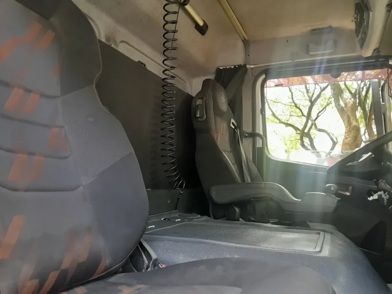 Caminhão Mercedes Benz Axor 1933 2018 Completo Automático