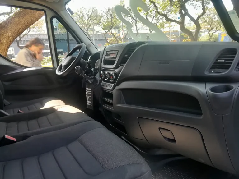 Caminhão Iveco Daily 35160 2023 Baú Grande
