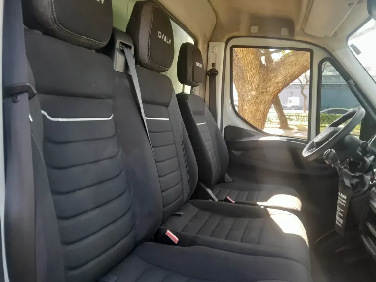 Caminhão Iveco Daily 35160 2023 Baú Grande