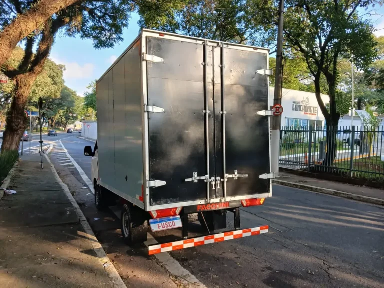 Caminhão Kia Bongo 2.5 Std 4×2 Rs Turbo C/ Carroceria 2p