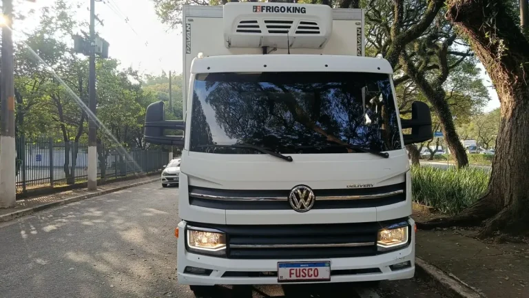 Caminhão Volkswagen 9180 Delivery 2025 Baú Refrigerado