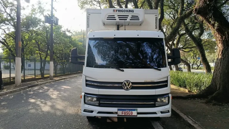 Caminhão Volkswagen 9180 Delivery 2025 Baú Refrigerado